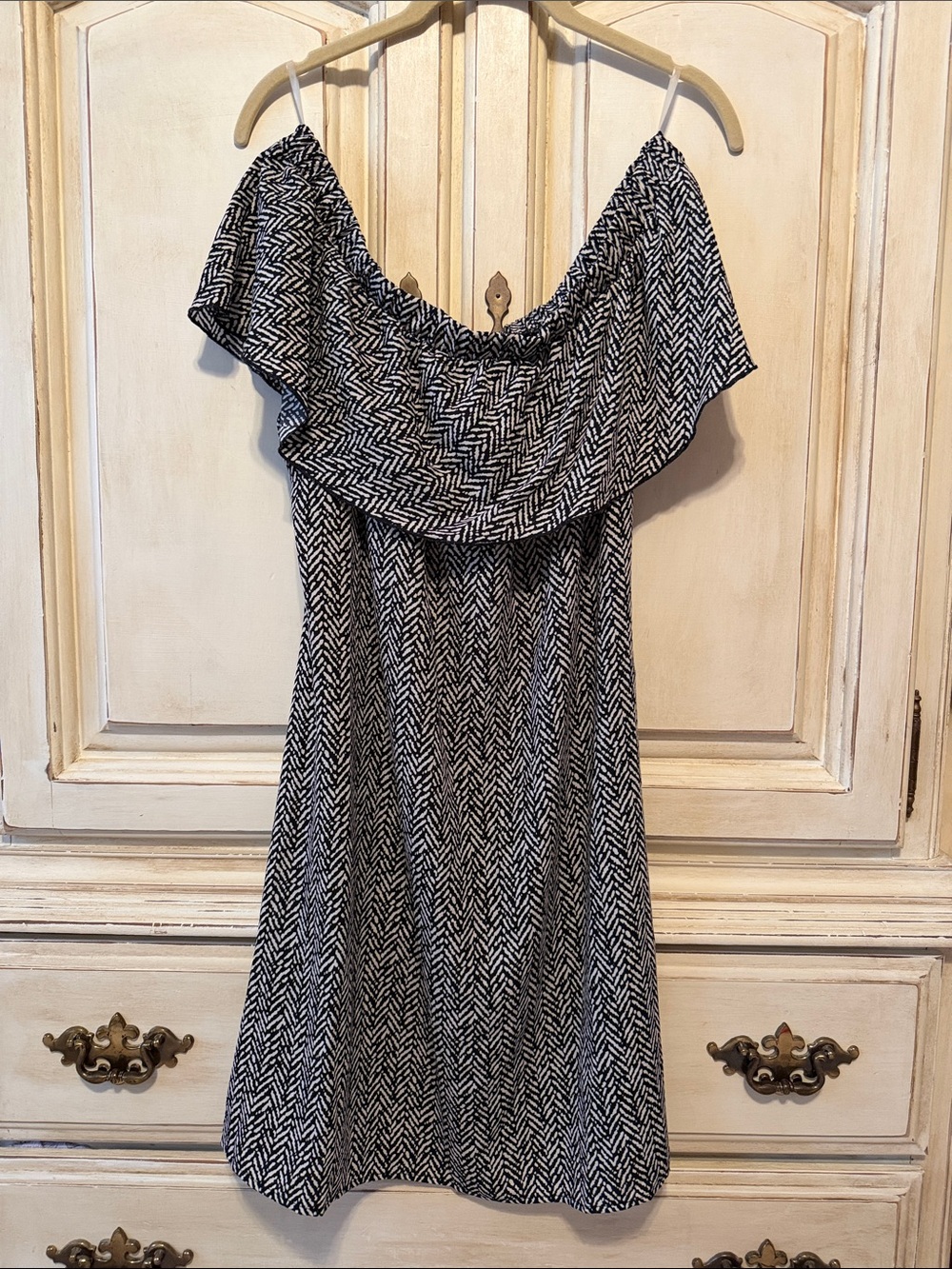 Tyche Off-Shoulder Black & Cream Pattern Dress